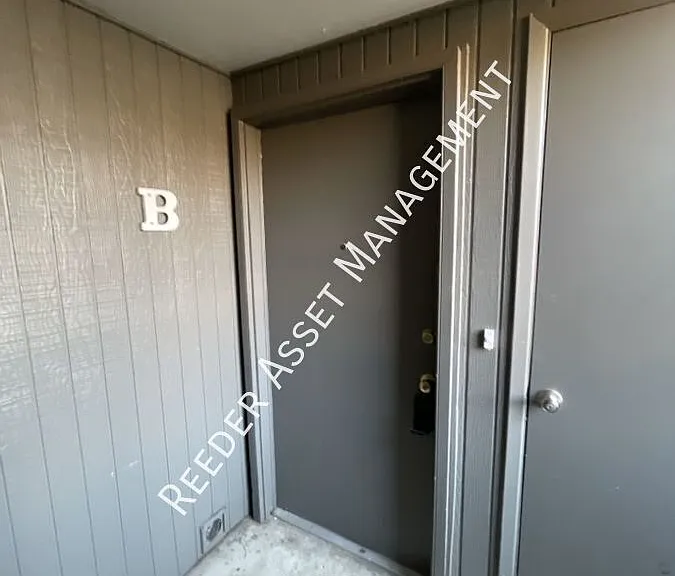 4114 S Blue Jay St #B — Photo 4