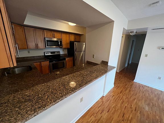 3rd image of 343 Franklin St #506