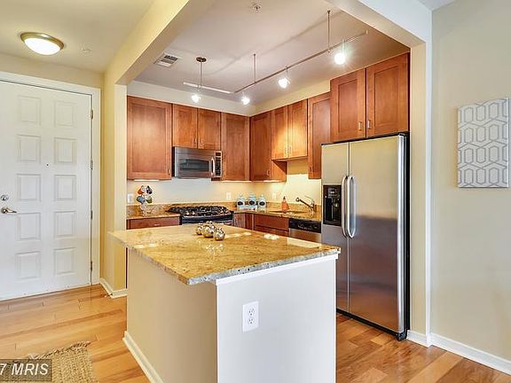 Oversized Island with room for stools!