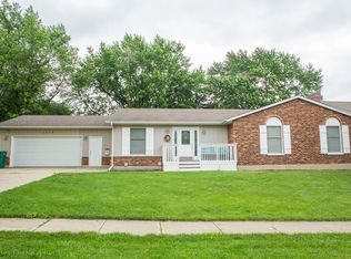 1518 Carlisle Ln, Dekalb, IL 60115