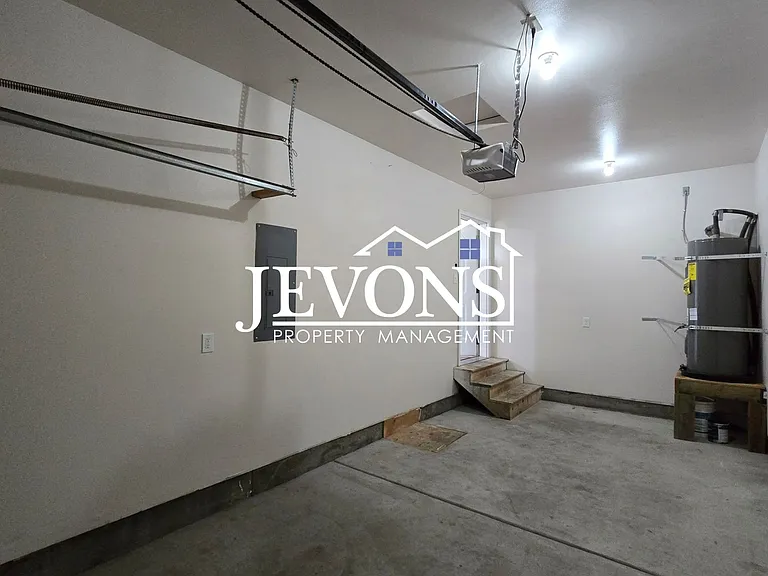 321 Emerald Rd #C — Photo 11