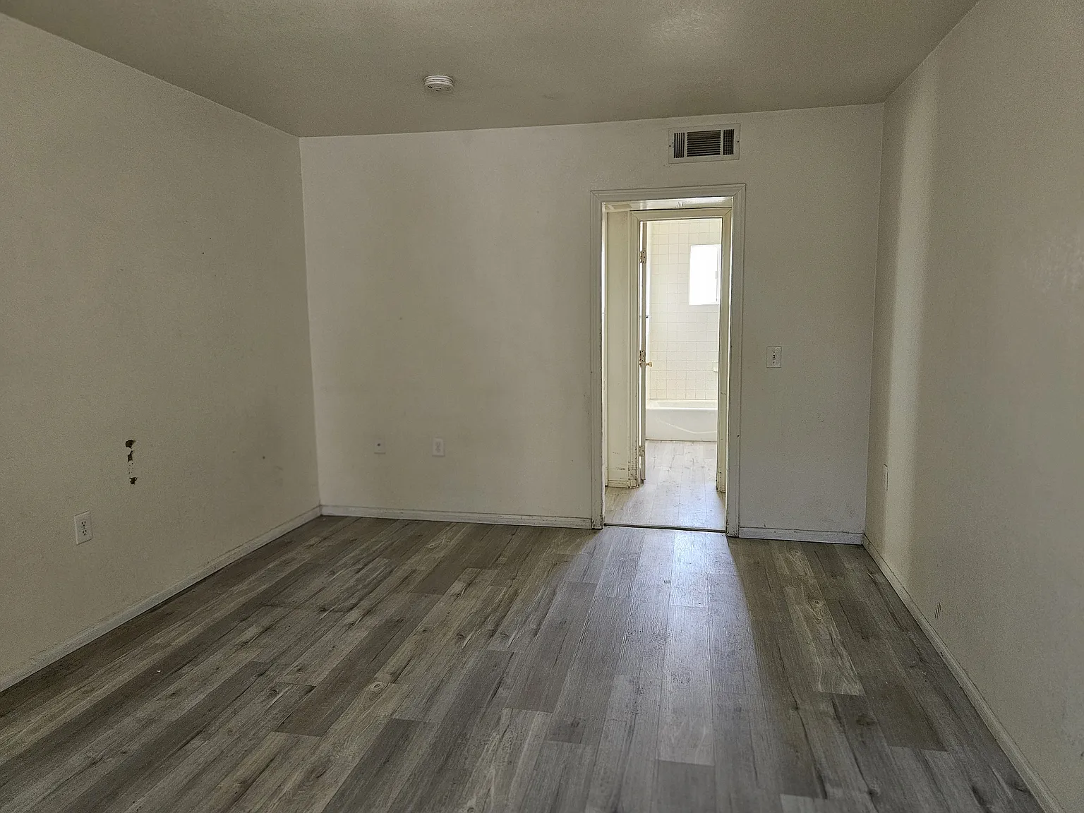 1 bed, 650 sqft, $1,100 — Photo 3