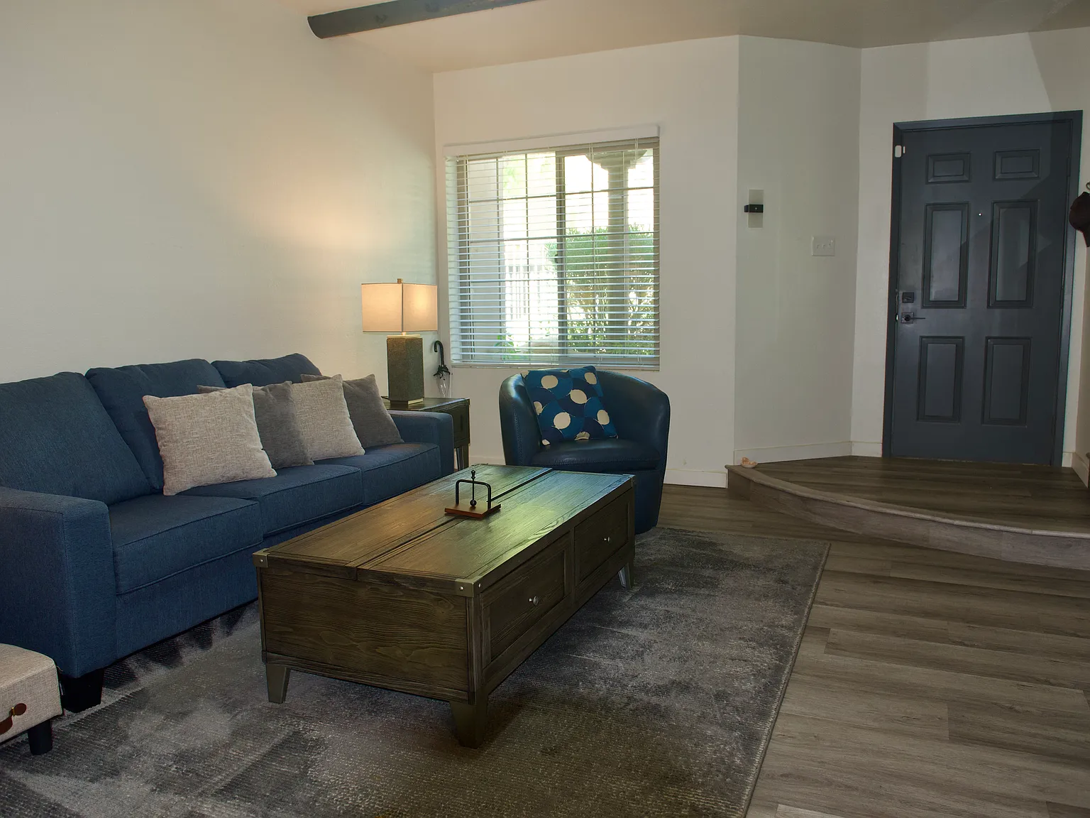 2 bed, 2.5 bath, 1330 sqft, $2,500 — Photo 2