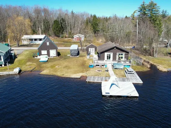 25 Sandy Point Dr, Bernhards Bay, NY 13028