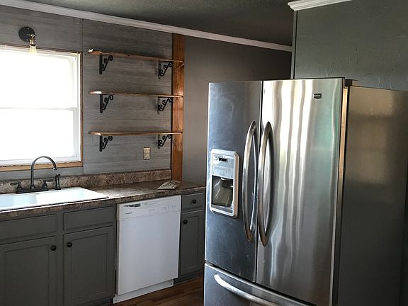 3rd image of 1455 Vine St NE