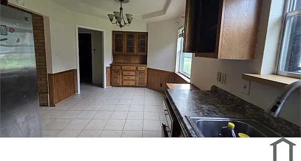 803 New England Ct — Photo 9