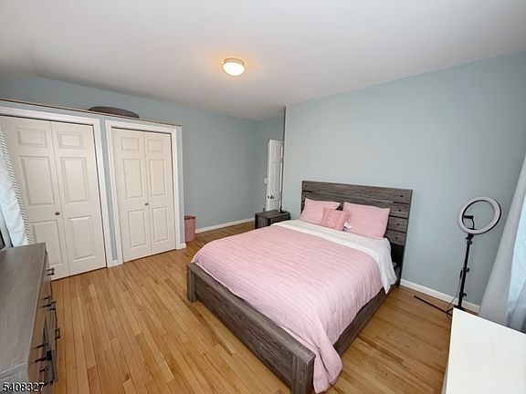 5th image of 40 Stuyvesant Rd