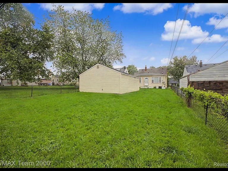 5635 Westpoint St — Photo 28
