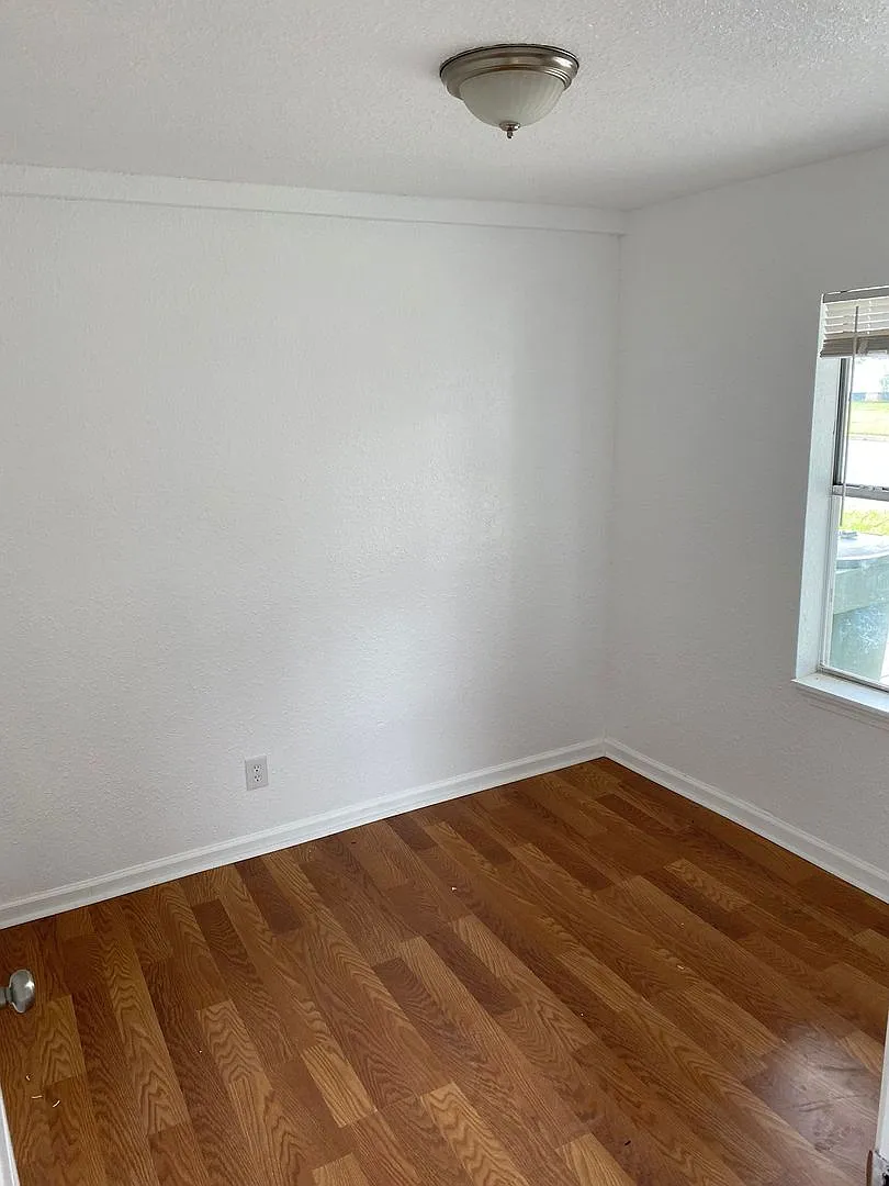 2500 Orange Ave — Photo 3