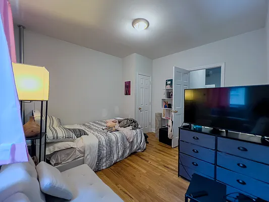 Rented by Denise Rosenblum, LREB | media 17