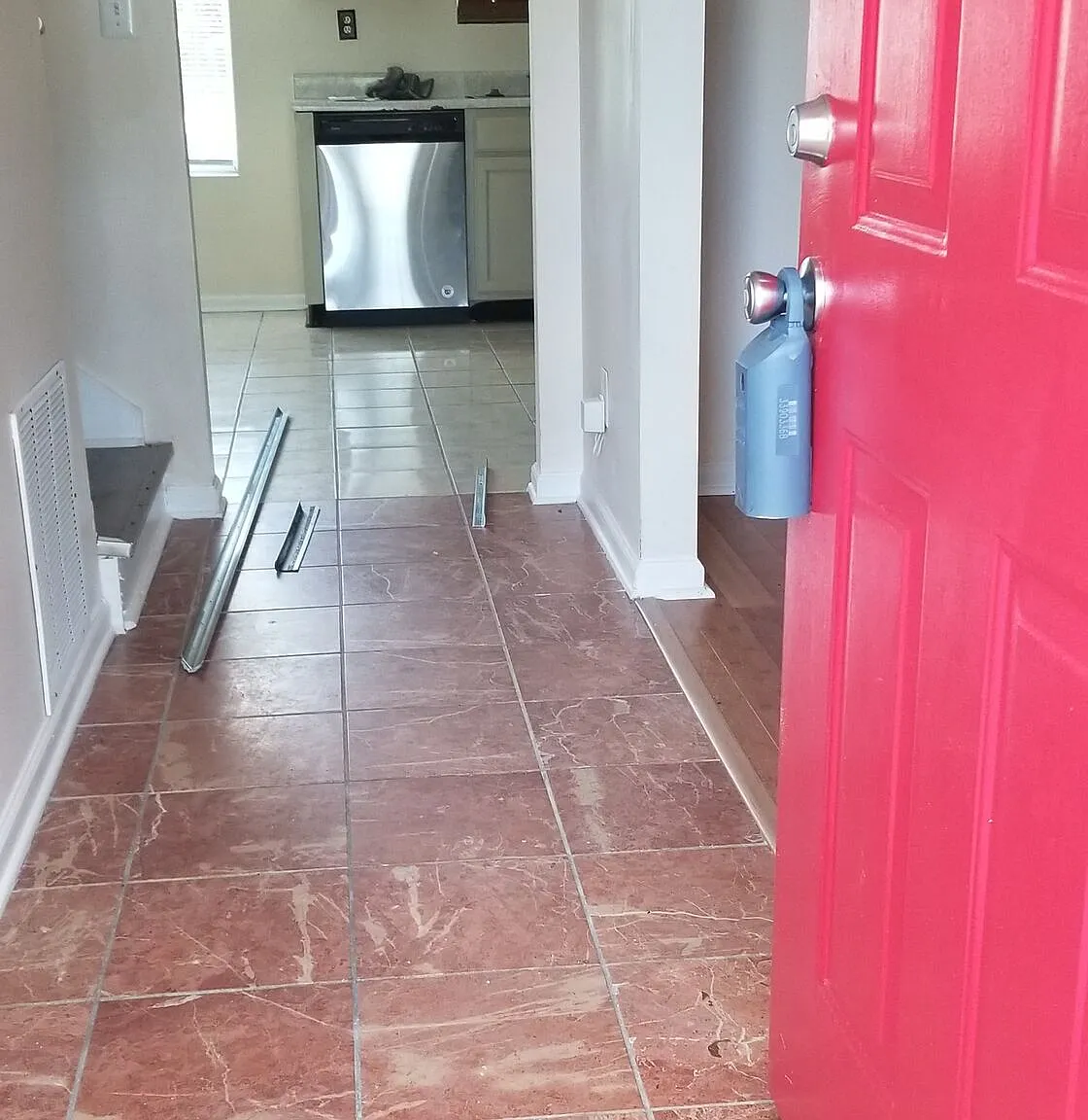 3 bed, 2.5 bath, 1674 sqft, $2,150 — Photo 3