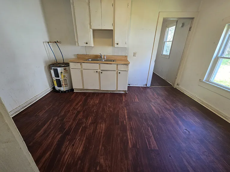 1407 Cooper St — Photo 3