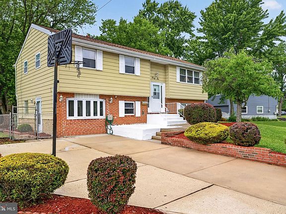 2nd image of 46 Trinity Ave