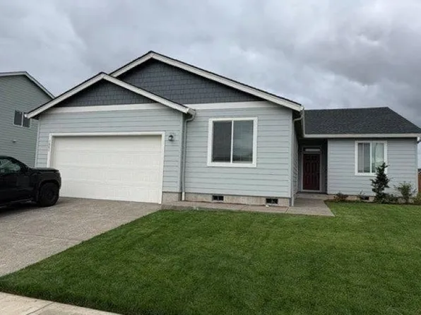 1083 Clemson St, Woodburn, OR 97071