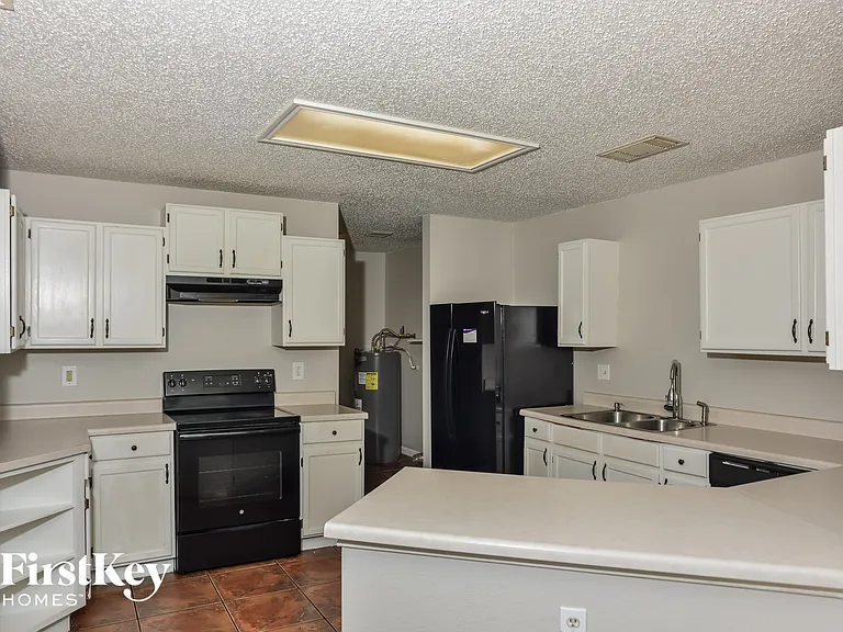 13391 Greenstone — Photo 4