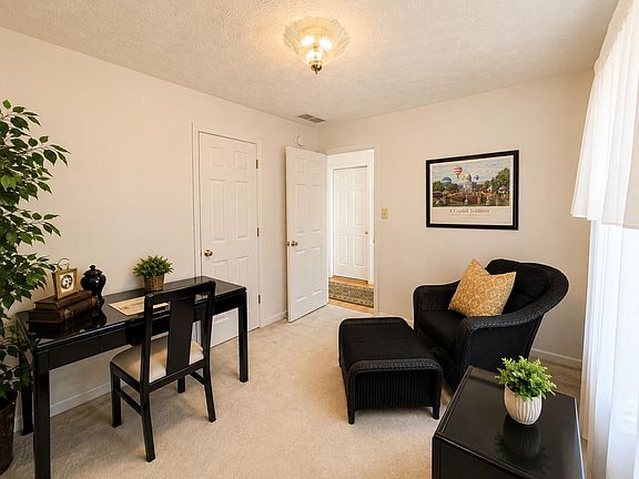 5th image of 829 Statesman Way