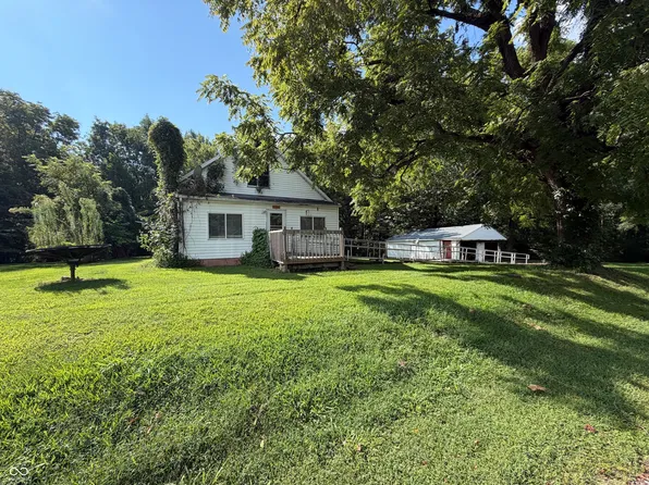 5226 S Slaven Rd, Montezuma, IN 47862