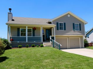 16200 Spring Valley Rd, Belton, MO 64012