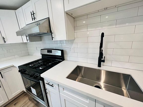 5th image of 1530 W 37th St #11