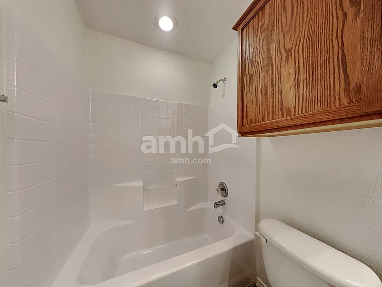 10622 Axis Xing — Photo 17