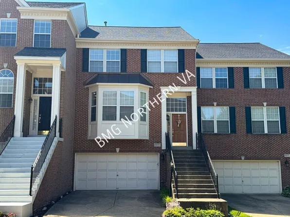 46119 Geneva Ter, Sterling, VA 20165