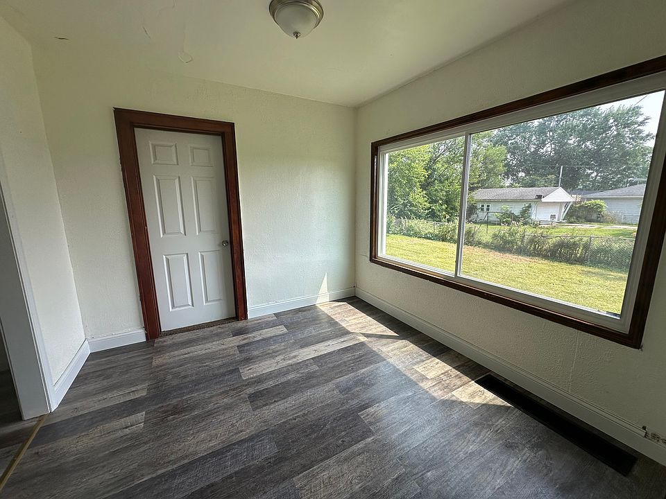 1st image of 1525 White St