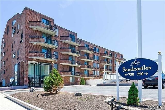 1st image of 730 W Broadway APT 5C