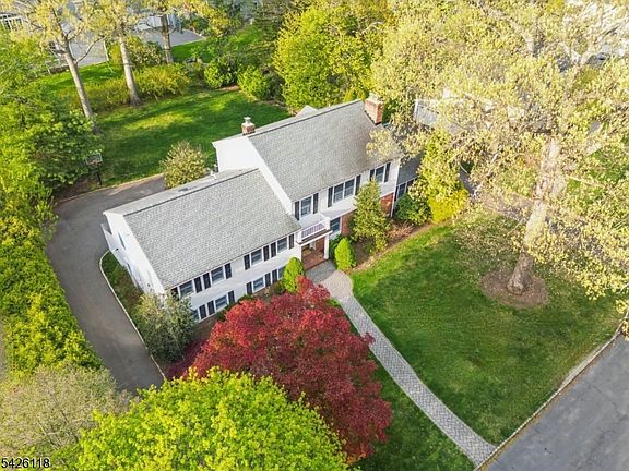 2nd image of 28 COLERIDGE ROAD