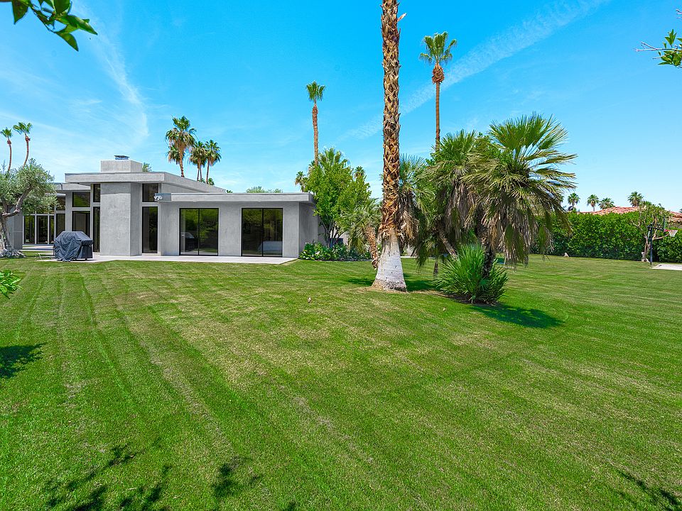 10,000 SF side yard