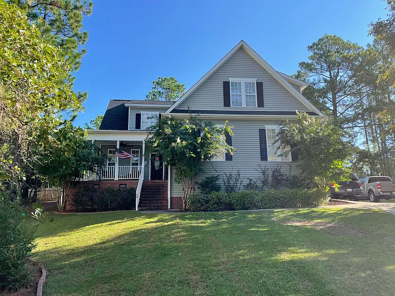 34 Woodbury Ln — Photo 1