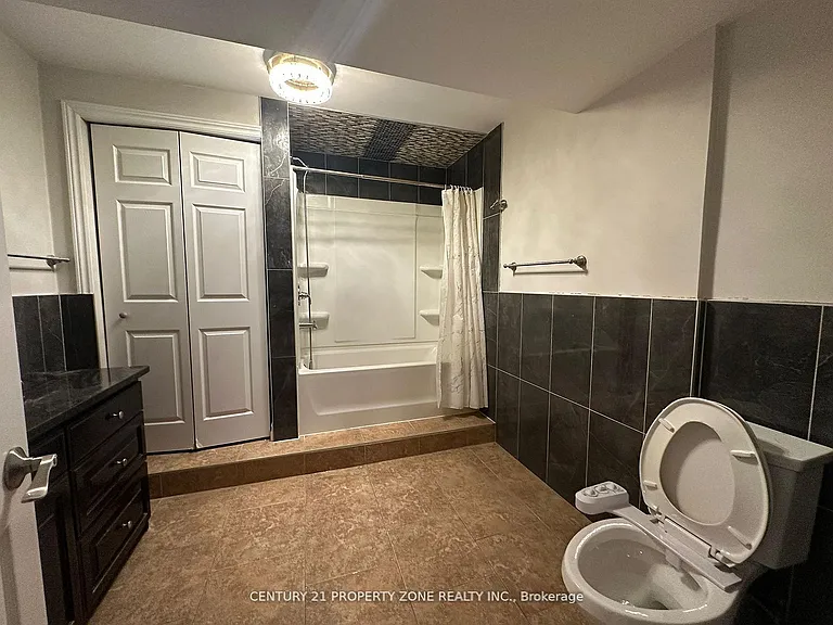 975 Albert Rd — Photo 10