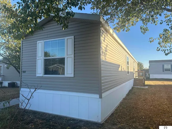 1021 Peach St, Lincoln, NE 68522