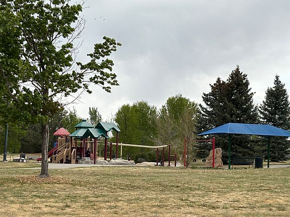 4th image of 19555 Mitchell Dr