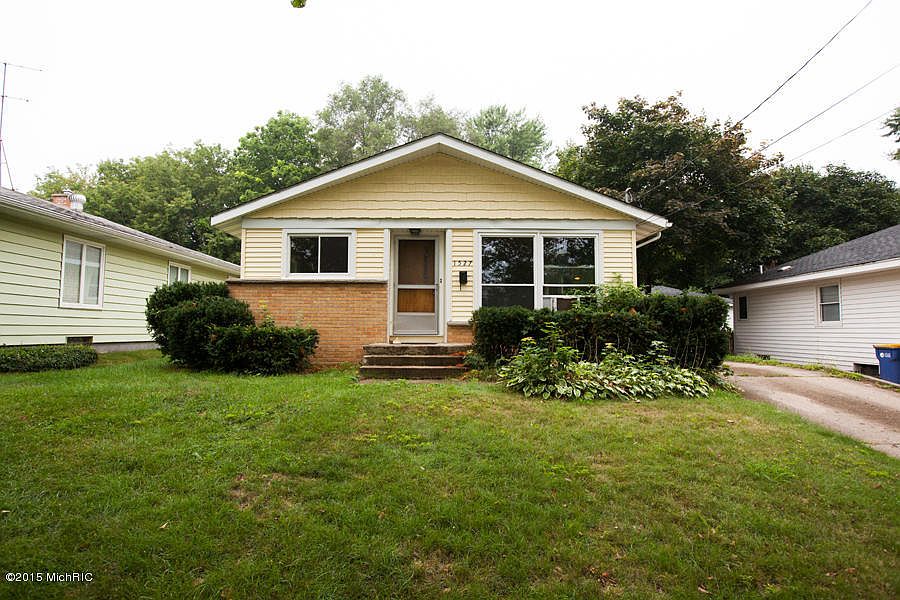 1st image of 1527 Emerson Ave NW