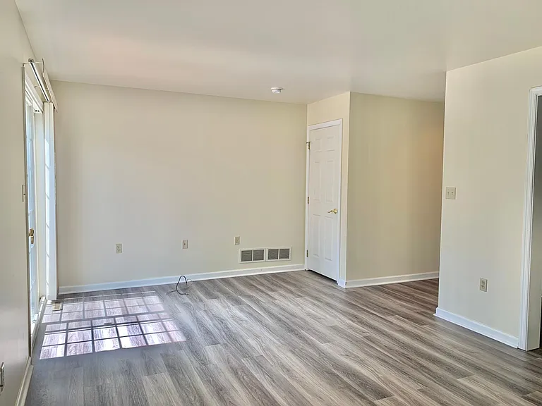 4069 Darius Dr — Photo 12