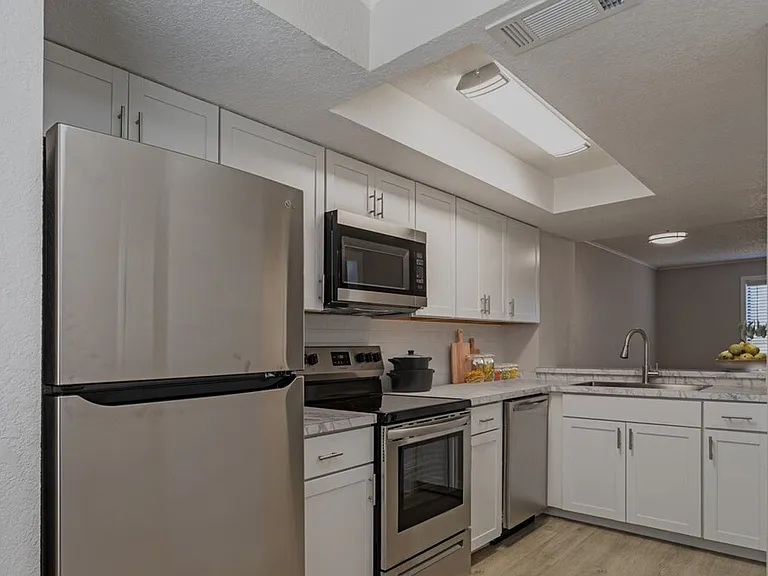 Palm Flats Apartments — Photo 18