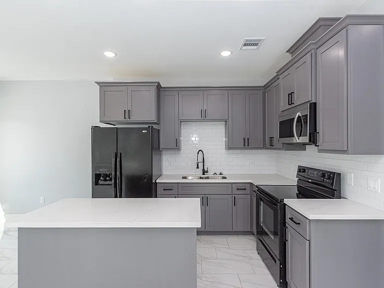 6513 Avenue B #B — Photo 10