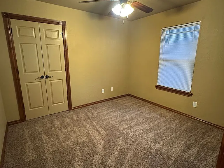 1517 NE Stonehouse Dr — Photo 23