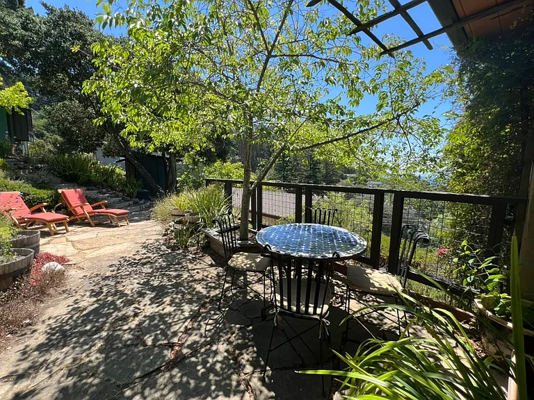 3266 Robinson Dr — Photo 17