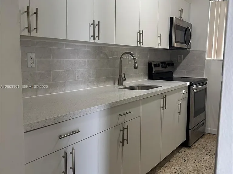 3290 NW 4th St #3290 — Photo 7