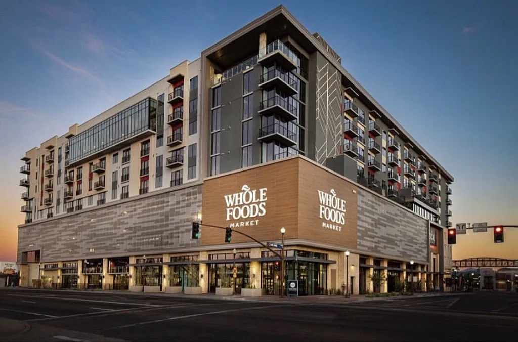 The Local Tempe Luxury Apartments — Photo 1
