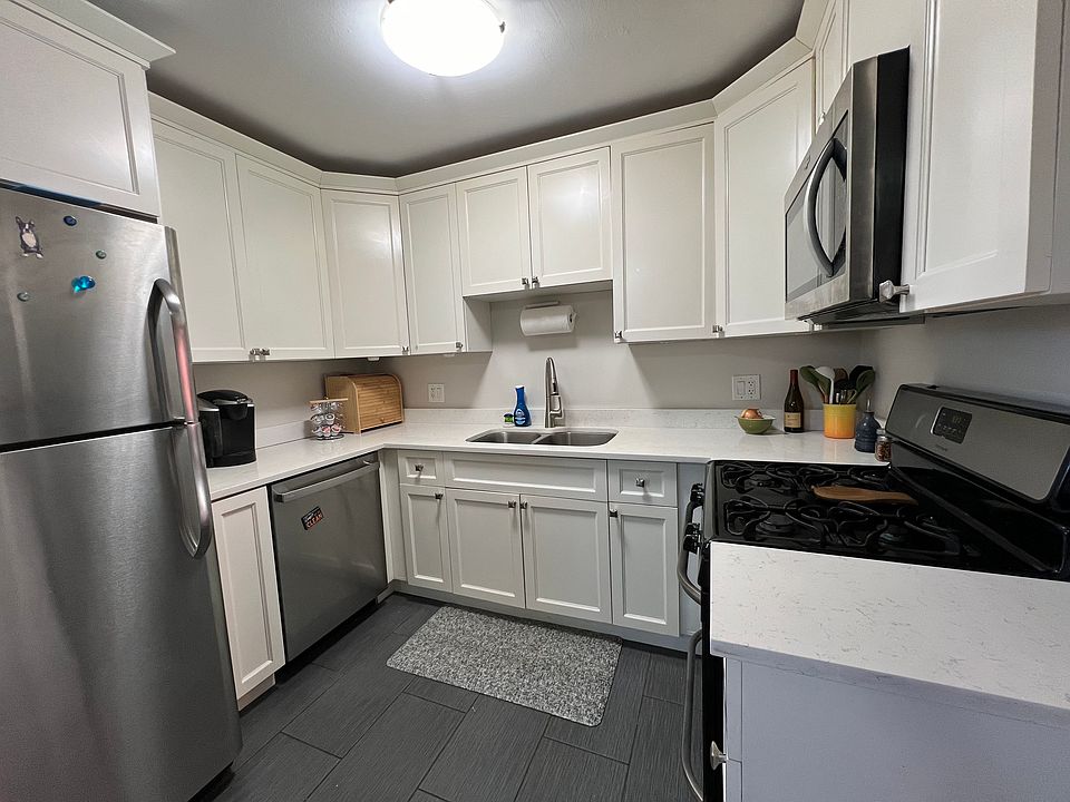 1st image of 6269 N Northwest Hwy APT B
