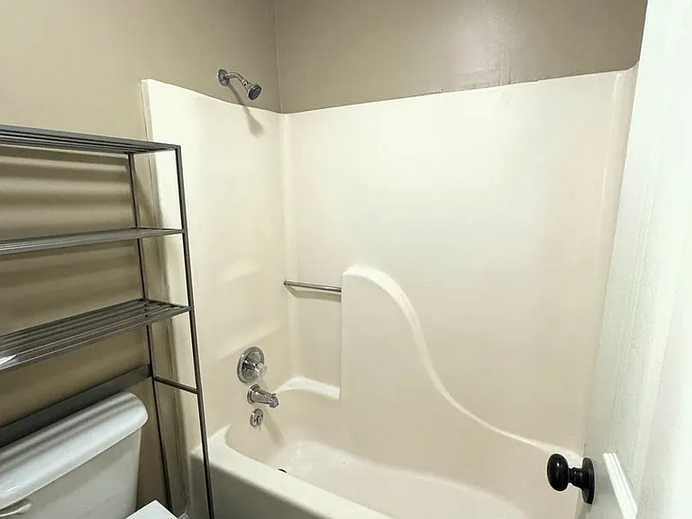 2609 Wynterhall Rd SE #D — Photo 10