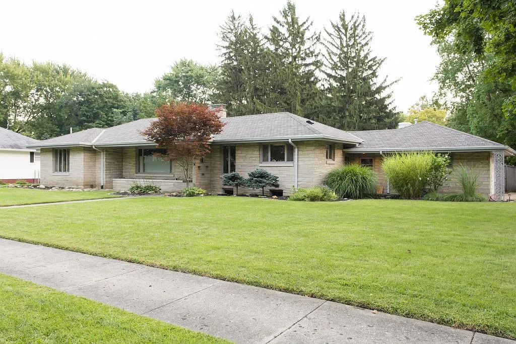 1007 W Springfield Ave photo 1
