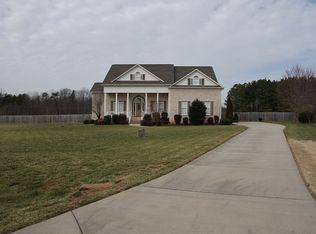 3609 Birdsong Ct, Summerfield, NC 27358