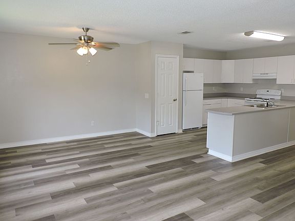 5th image of 5525 Woodsman Ct