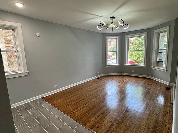 5th image of 5920 S Rockwell St #1