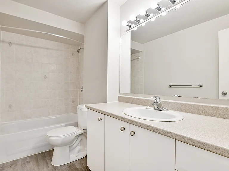 1343 Meadowlands Dr E — Photo 13