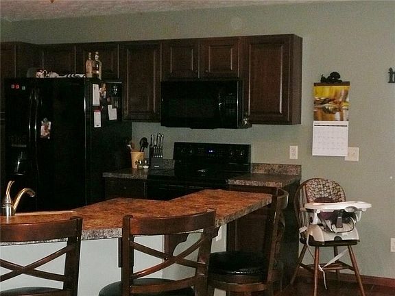 4th image of 408 Lambert Dr