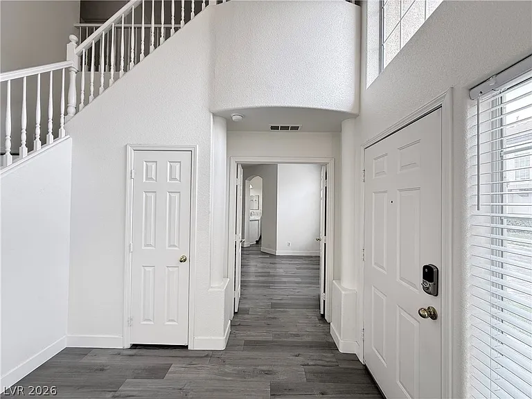 8034 Arcadian Ln — Photo 11